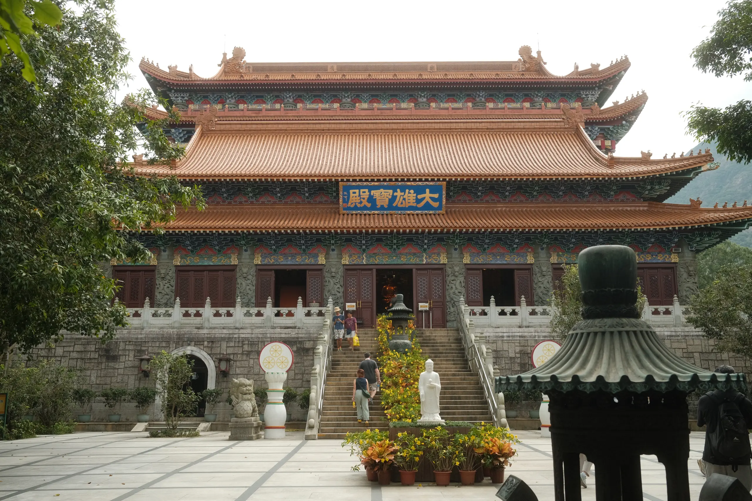 The main hall of Po Lin Monastery